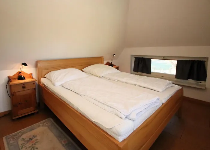 Im Reetdachhaus, * Burhave