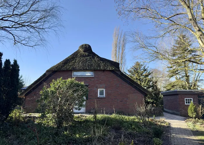 Im Reetdachhaus, Daire *